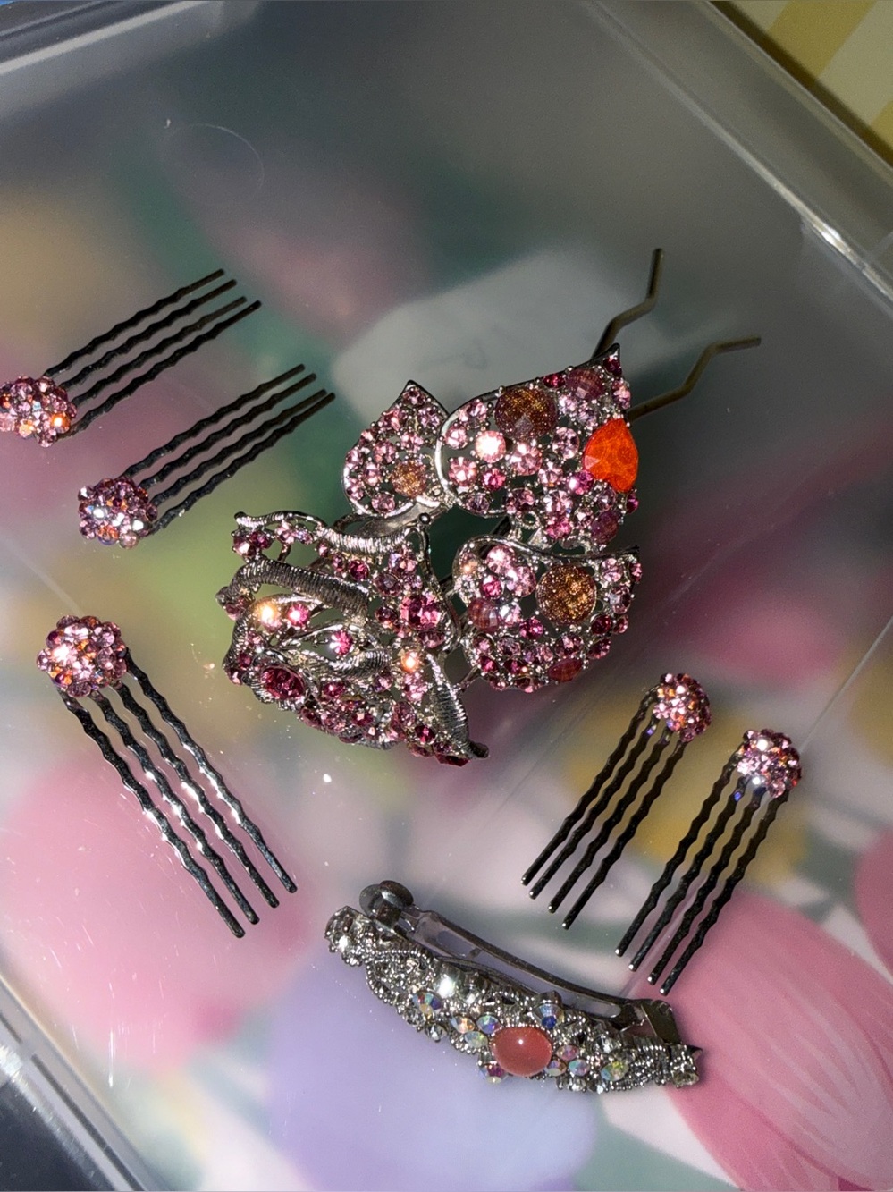 Pink Rhinstone hair accessories, perfect condition